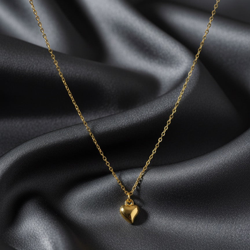 Classic Petite Gold Heart Pendant Necklace