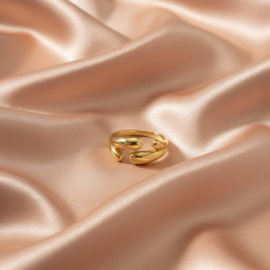Fluid Curve Gold Open Ring