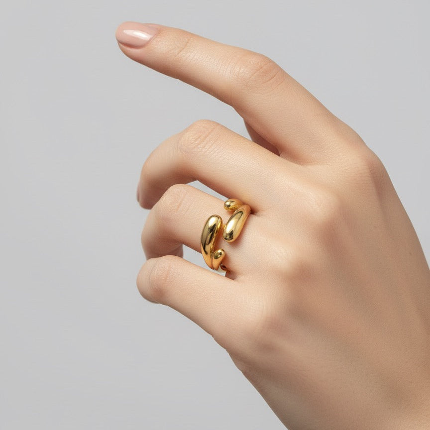Fluid Curve Gold Open Ring